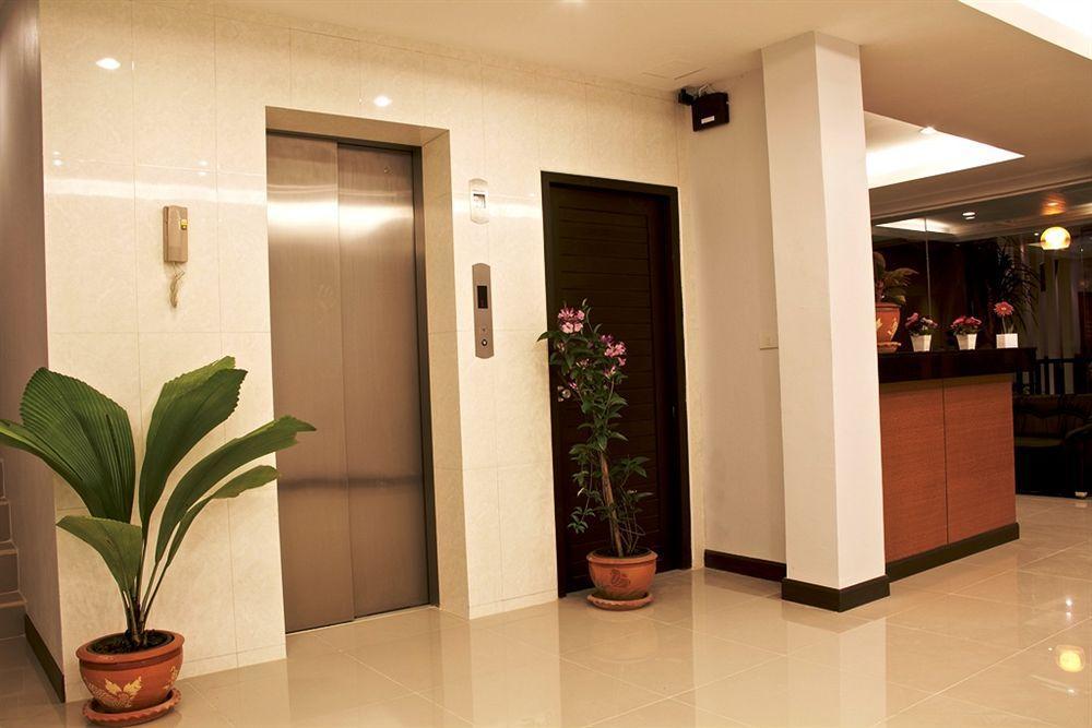 Hotel OYO 373 Mc Ginger House Patong Exterior foto