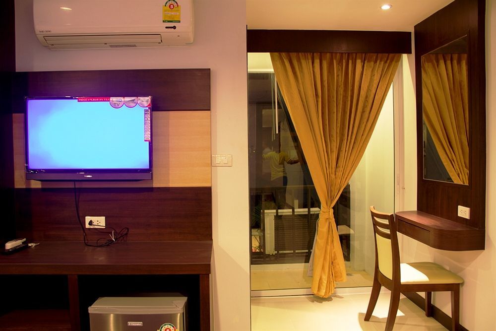 Hotel OYO 373 Mc Ginger House Patong Exterior foto