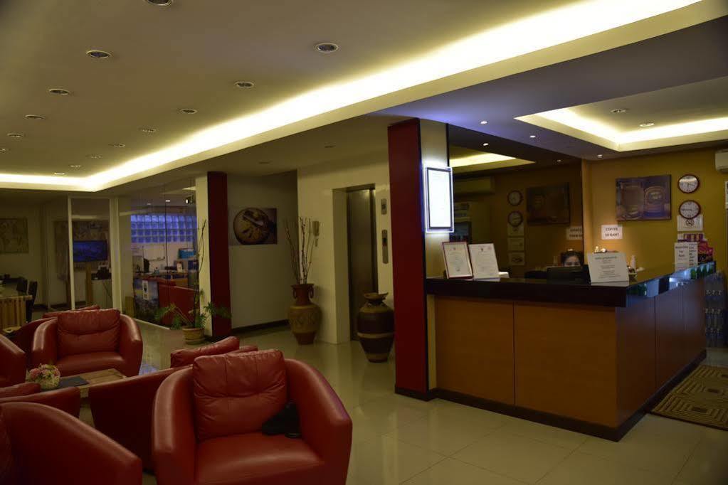 Hotel OYO 373 Mc Ginger House Patong Exterior foto