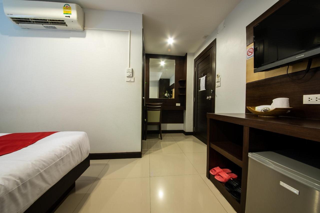 Hotel OYO 373 Mc Ginger House Patong Exterior foto
